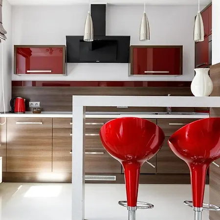 Urban Chic - Great Location - 2 Bedrooms& Legnicka Apartment *