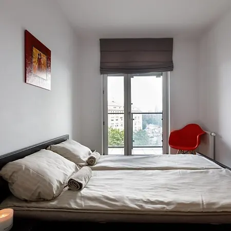 Urban Chic - Great Location - 2 Bedrooms& Legnicka Apartment Wroclaw